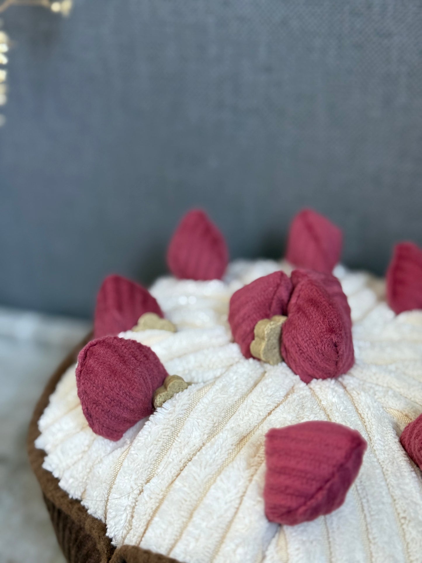 Tarte aux baies - peluche de fouille