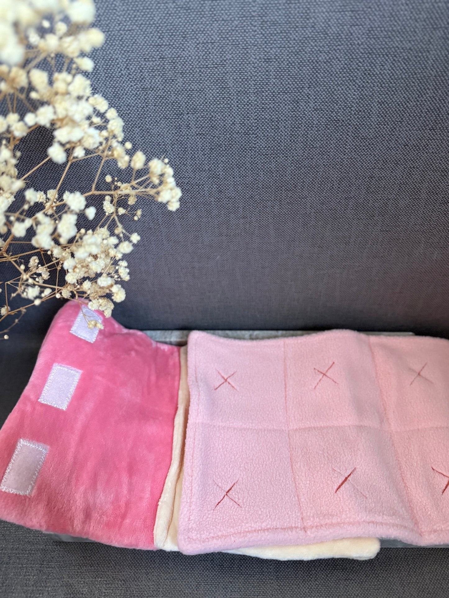 Gâteau roulé à la fraise - peluche de fouille