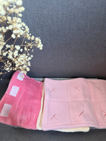 Gâteau roulé à la fraise - peluche de fouille