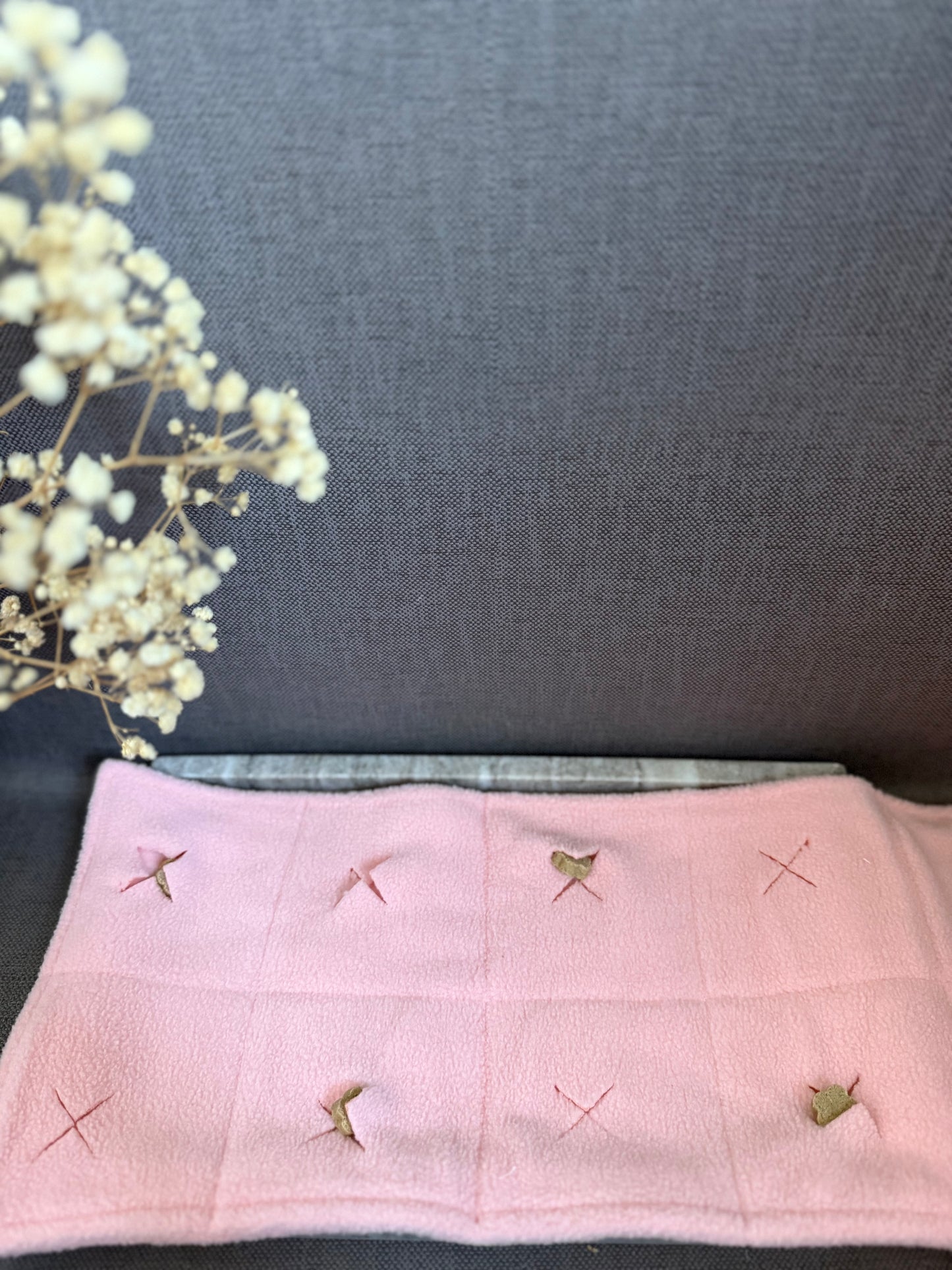 Gâteau roulé à la fraise - peluche de fouille