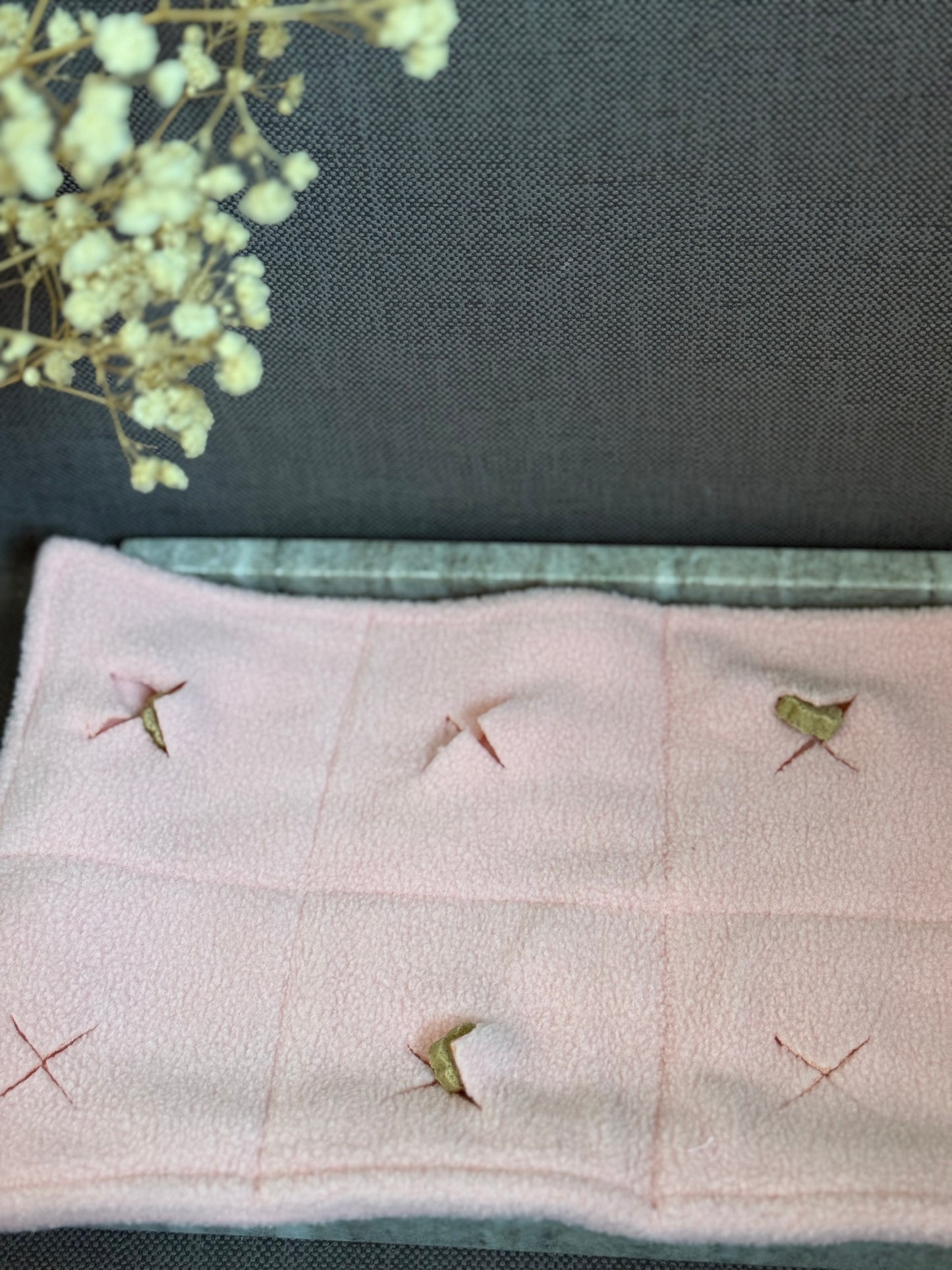 Gâteau roulé à la fraise - peluche de fouille