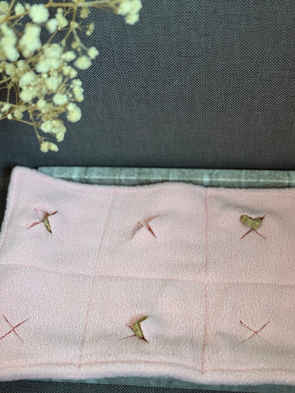 Gâteau roulé à la fraise - peluche de fouille