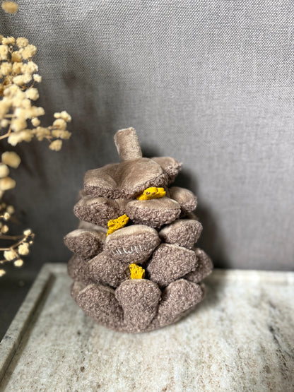 Pine wood - peluche de fouille